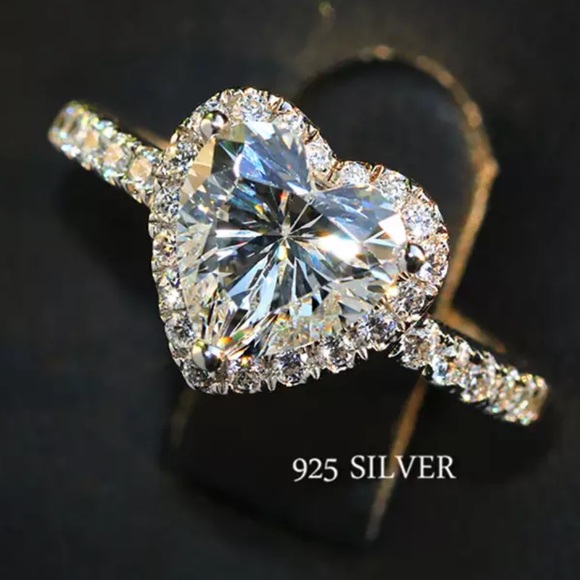 Heart ring diamond crystal rhinestone luxe shaped sparkly silver y2k luxury - Picture 2 of 7
